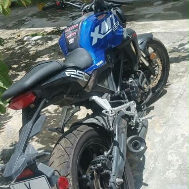 Se vende moto de gasolina marca xmt 250 cc enfriamiento por aceite con motor 4 tiempo fuel ijection,6 velocidades - 3/7