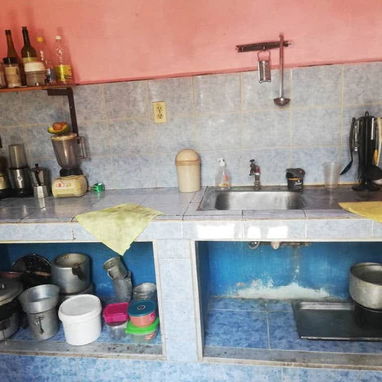 Gangaaaaaa se vende casa colonia antigua de 5 cuartos 2 baños a 200m del Capitolio de la habana - Img 122259985
