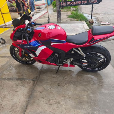 Vendo o ago negocio honda CBR 600rr 2024 - 2/4