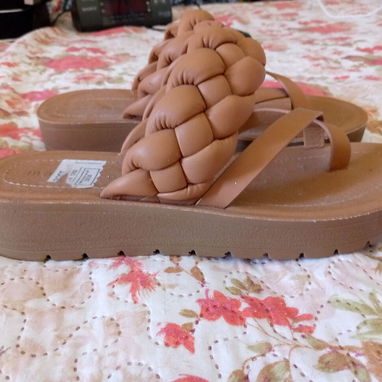 Tenis , Sandalias y Vestidos - Img 119489109