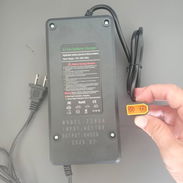 Cargador de moto 72v 5A. Nuevo en su caja. 50 usd Télefono 52958918 - Img 56899131
