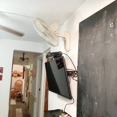 Casa cerca del mar,en planta baja de una biplanta,con entrada independiente en Cojimar - 5/10