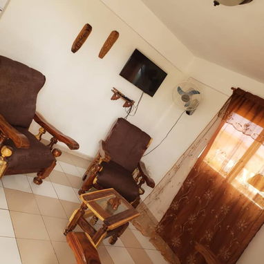 Maravillosa oferta en playa Guanabo! casa de renta con gran capacidad! - Img 109320857