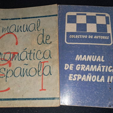 Libros de español y matemáticas - 3/3