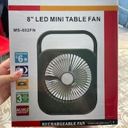 Ventilador recargable de mesa con lámpara - Img 54948202