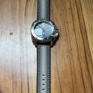 Reloj para hombre , pulsera de cuero degradado gris. De cuarzo, pilas . - Img 55535616