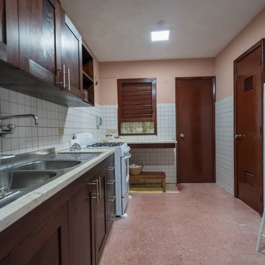 RENTA LINEAL EN VEDADO - Img 116438685