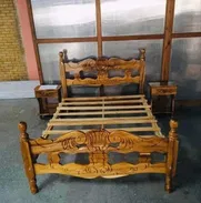 Cama camera de madera algarrobos barnizado son nuevo y con muy buena terminación y garantia y tramporte incluido - Img 50528260