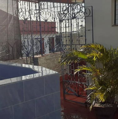 🌇 📍Renta en el centro de Santa Clara – Con terraza y vistas a la ciudad REF 1324 - Img 94837476