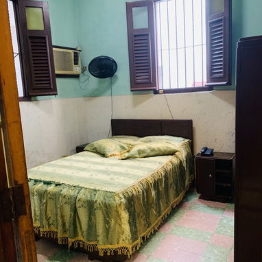 Casa independiente con garaje y negocio. Calle B en Lawton. 3/4, 2 baños. Tel. 52703482 - Img 104444686