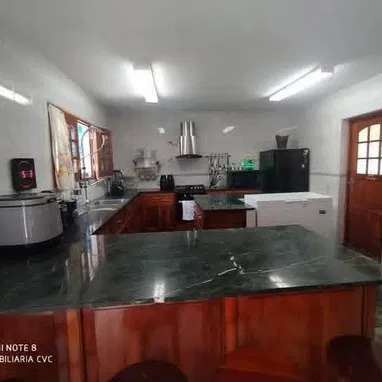 Casa independiente con piscina en terreno de 2mil m² - Img 114230436