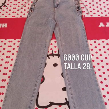 Pitusa azul con candena marca SHEEN talla 28. Patas ancha y pulovers corto  S. Shor de mezclilla talla XXS. Estraples. - 2/9