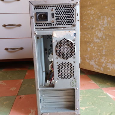 Vendo Chasis Hanel con Fuente OK - 3/3