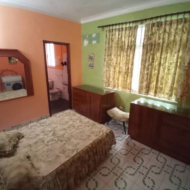 Se vende apto en calle Linea. Amplio, bonito y en buen estado - Img 105818132