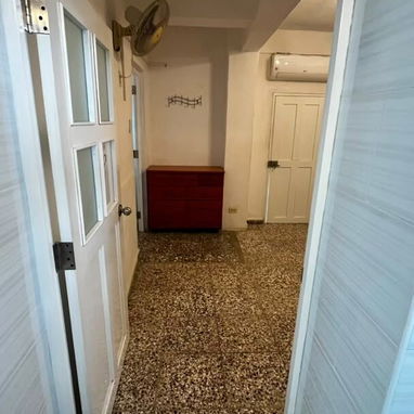 APARTAMENTO INTERIOR DE DOS PLANTAS EN EL VEDADO📍PLAZA DE LA REVOLUCIÓN Recien remodelada estilo moderno nuevo 20milusd - 3/6