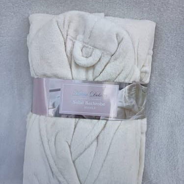 Albornoz o Bata de baño Unisex de Felpa Suave home deluxe  💵 Precio: 20 USD - 4/5