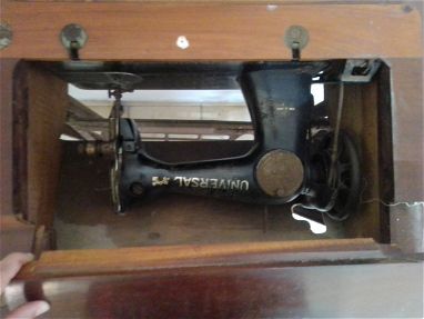 Máquina de coser antigua - Img 65511646