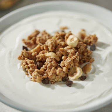 Granola con proteína - 275g chocolate y avellanas (Prozis) - Img 120669579