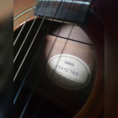 Vendo guitarra electroacústica YAMAHA - Img 120289800