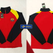 Chaquetas Impermeables del Barcelona - Img 57432353