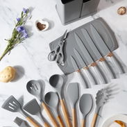 Set de cuchillos y cucharones con su tabla. - Img 53582884