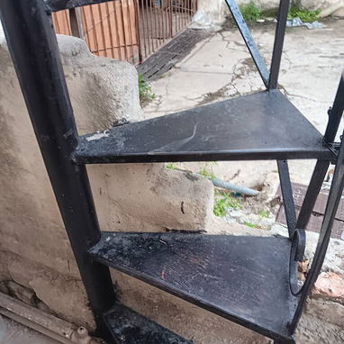 Escalera de hierro de caracol - 3/6