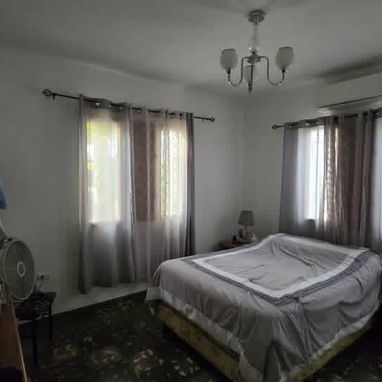 Venta de Casa en Sabta Fe. Con piscina. - 7/10
