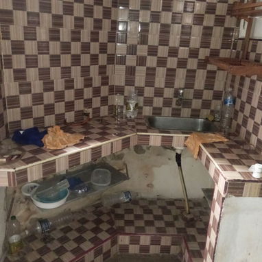 vendo apartamento ------ 💵5mil USD a 1 cuadra de 10 de octubre y Acosta... Para una pareja o persona mayor , entrada : - Img 127122125
