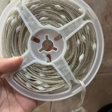 Guirnalda de luces led  10 metros (Son engomadas resistentes al agua) Traen su mando y se  sincronizan al móvil mediante - Img 122767596