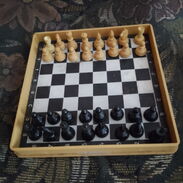 Se vende juego de ajedrez en miniatura en su caja con todos sus imanes impecable - Img 45333138