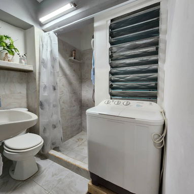 Apartamento de 2 habitaciones con electricidad y siempre en centro habana - Img 114969613