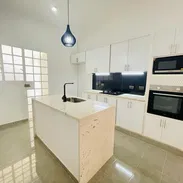 Renta lineal apartamento capitalista 2 cuartos, primer piso, en el vedado. A media cuadra de 23 cerca de 12 y 23. - Img 56991380