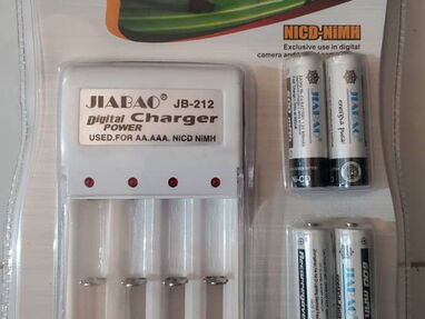 Cargador de pilas/baterías AA y AAA - Img 41533385