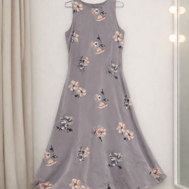 Ropa variada de mujer - 3/10
