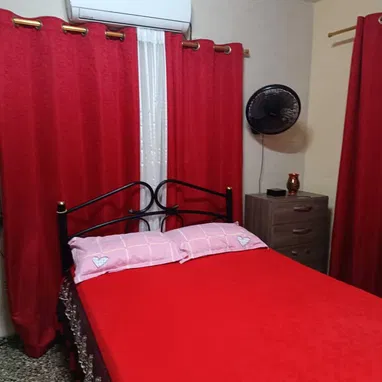 Venta de casa puerta de calle,con terraza, garaje, incluye una moto eléctrica  en La Lisa - 5/10