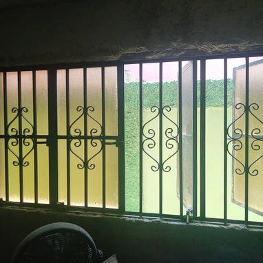 Realizamos para su seguridad puertas,portones, ventanas,techos de angulares garantizamos la calidad de nuestro servicio - Img 125595949