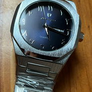 🚨Oferta 🚨Reloj plateado,para hombre , numeros arabigos, centro azul. Reloj de cuarzo. - Img 55275628