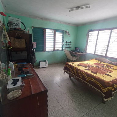 Se Vende casa Amplia con Pozo propio En Holguin en 6500 - 7/10