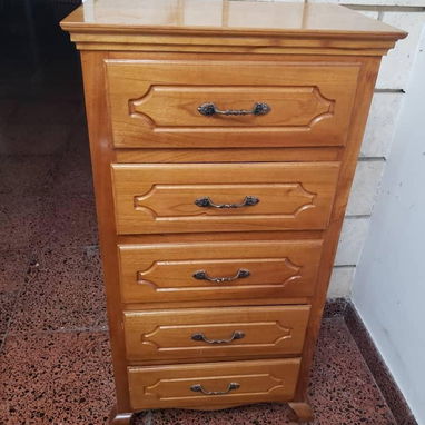 Cama de madera torneada + 2 mesitas de noche + 1 gavetero - Img 125931105
