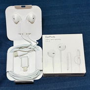 EarPods entrada lightning y tipo C - Img 57559177