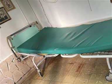 Se vende cama hospitalaria con colchón - Img main-image-45844746