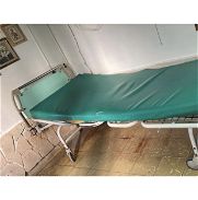Se vende cama hospitalaria con colchón - Img 45844746