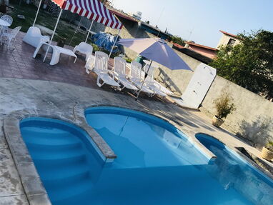 Oferta de casa con piscina de 5 habitaciones a 4 cuadras de la playa de Guanabo. Whatssap 5 8142662 - Img main-image