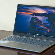 Laptop HP 15 Ryzen 3 Oro Rosa 7000 Batería 8 hrs - Img 57688302