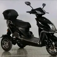 Compro el par de llanta trasera ring 10 de este modelo de moto - Img 56714767