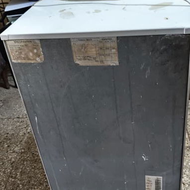 Vendo no se k tiene la maquina es sellada - Img 121841521